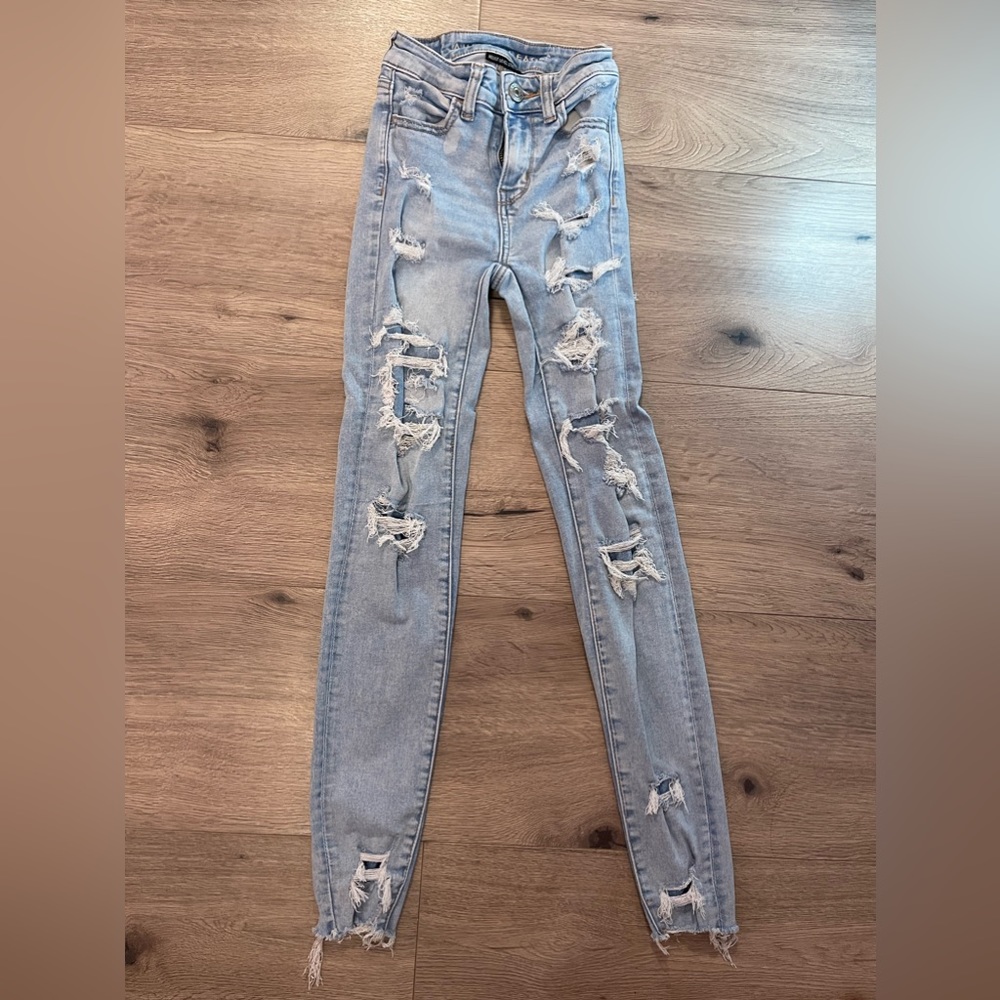 Selling ripped skinny white washed Jean.